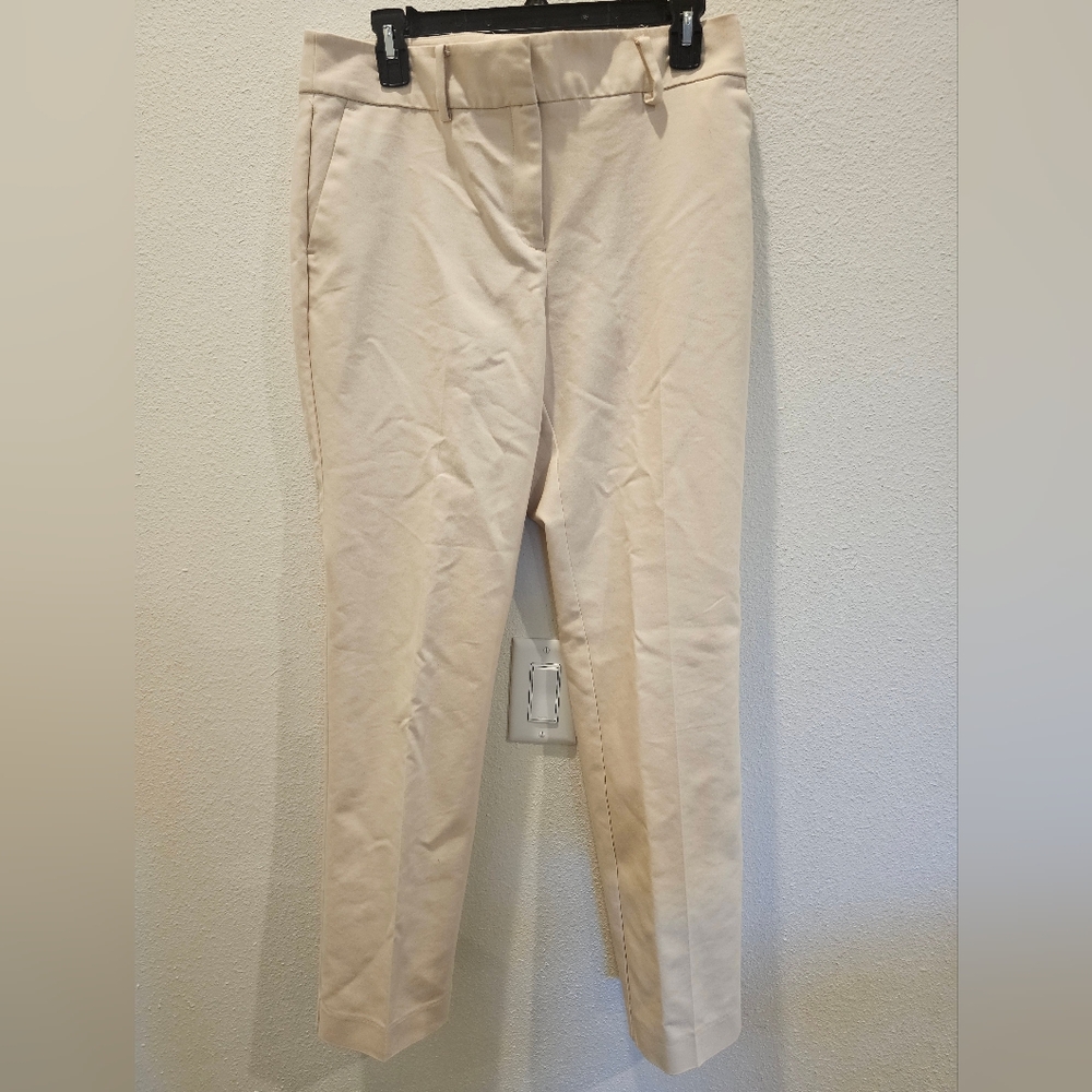 Ann Taylor Factory Size 6 Cream Pleated Trousers